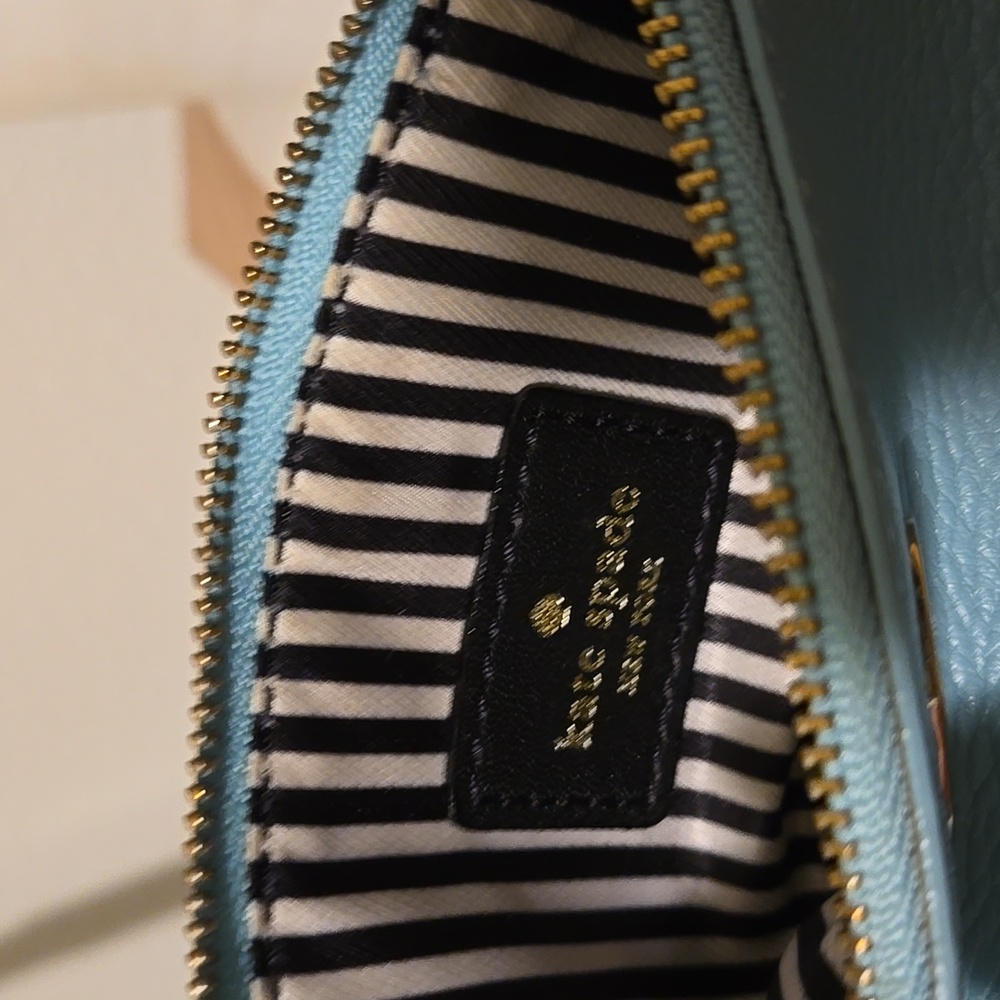 Kate Spade Wristlet With Bow - Picture 5 of 9
